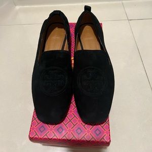Tory Burch Leigh Loafer in Black Suede size 8